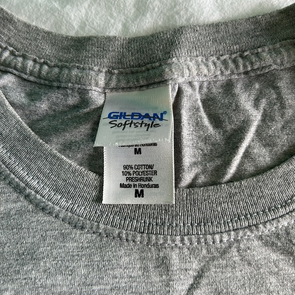 Revelstoke T-Shirt. Mens Medium. Pit-Pit 19”. Gildan Soft Cotton. - Picture 3 of 5